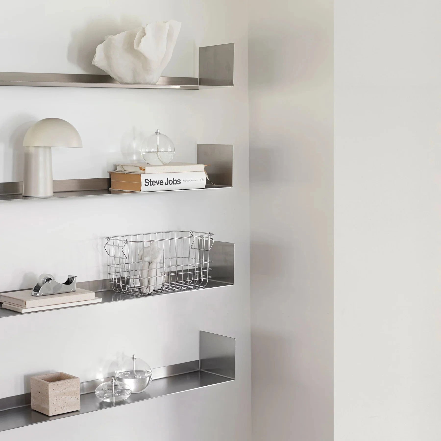 Ράφι Float - Βουρτσισμένο Ανοξείδωτο Ατσάλι Ασημί Ματ W17 x L80,5 x H13,5 cm METTE DITMER