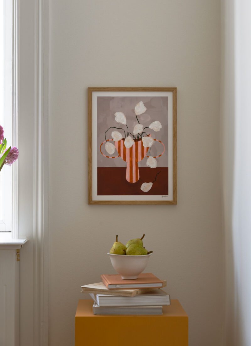 THE POSTER CLUB Poster Πόστερ White Flowers In Striped Vase - Κόκκινο Άσπρο 40 x 50 cm THE POSTER CLUB