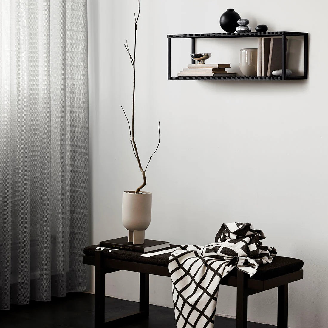 KRISTINA DAM studio Γλυπτό Διακοσμητικό Γλυπτό Στοίβας Πετρών Rock Pile - Γκρι Τόνοι Μάρμαρο Αλουμίνιο W12 x D8 x H15 cm KRISTINA DAM studio