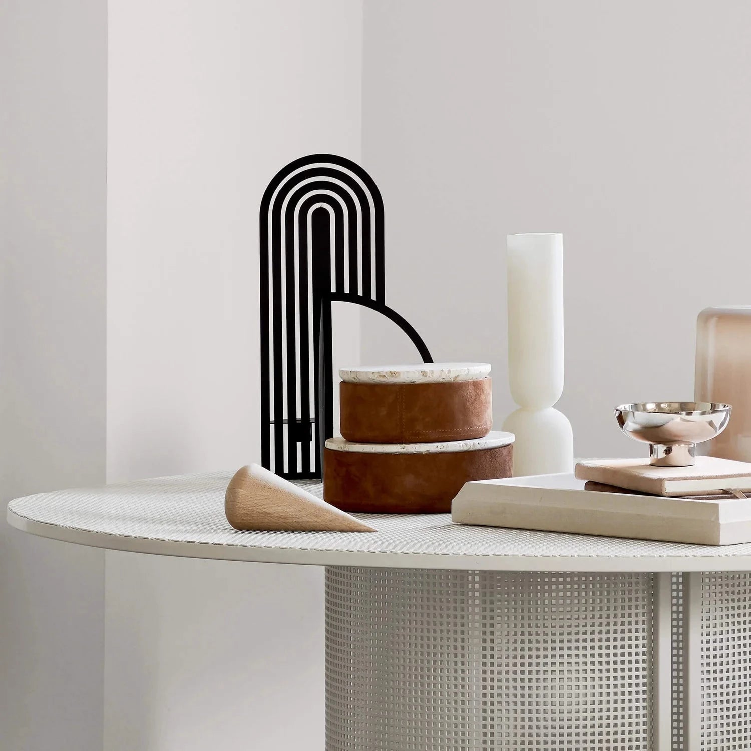 KRISTINA DAM studio Καλάθι αποθήκευσης Κουτί Αποθήκευσης Suede Box L - Τραβερτίνη Σουέντ Μπεζ Ταμπά Ø20 x H7,5 cm KRISTINA DAM studio