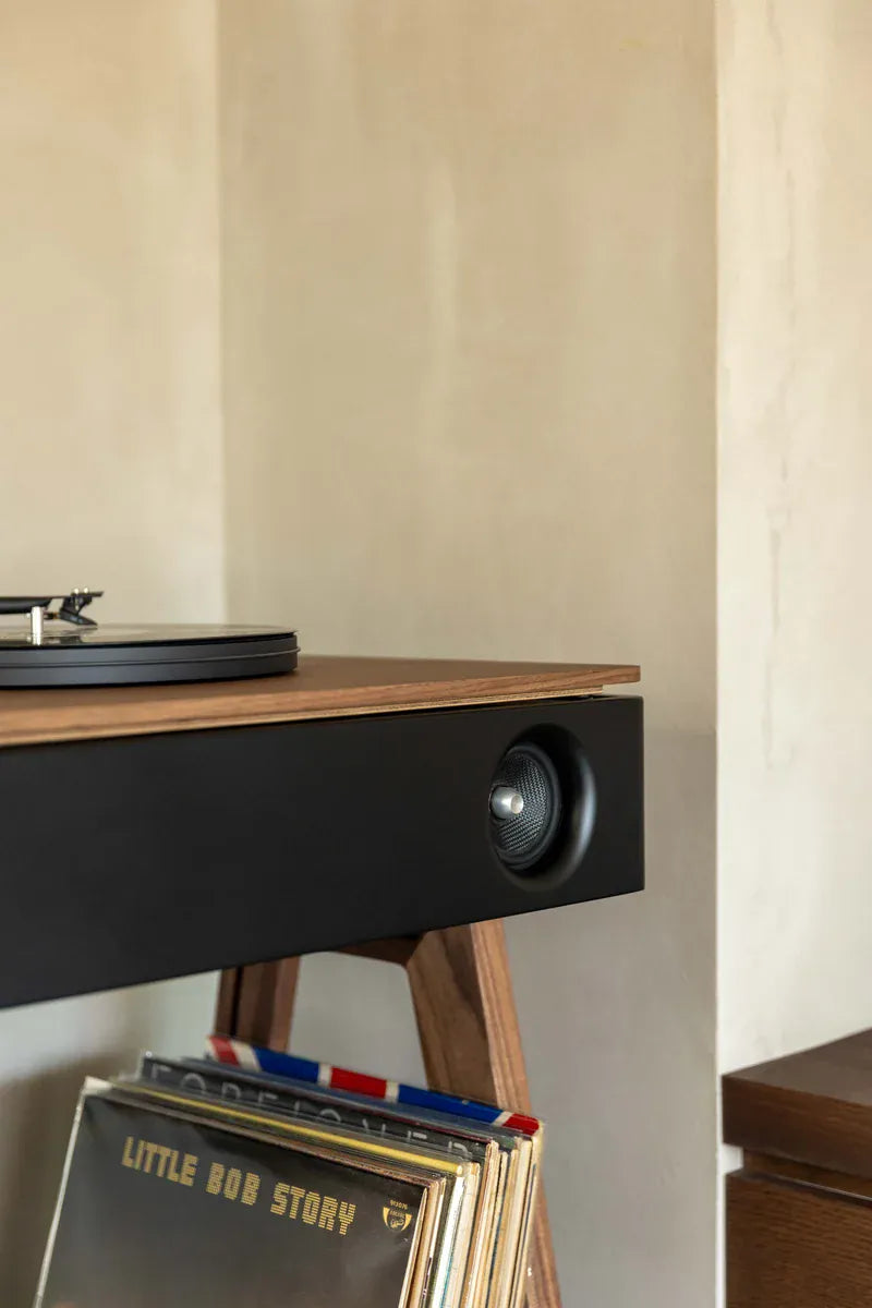 LX Turntable Connect Walnut της La Boite concept, ηχοσύστημα Hi-Fi με ενσωματωμένο πικάπ σε φινίρισμα καρυδιάς
