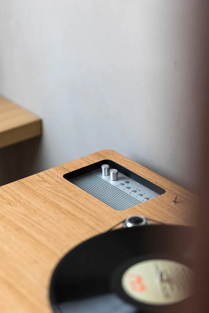LX Turntable Connect Walnut της La Boite concept, ηχοσύστημα Hi-Fi με ενσωματωμένο πικάπ σε φινίρισμα δρυς
