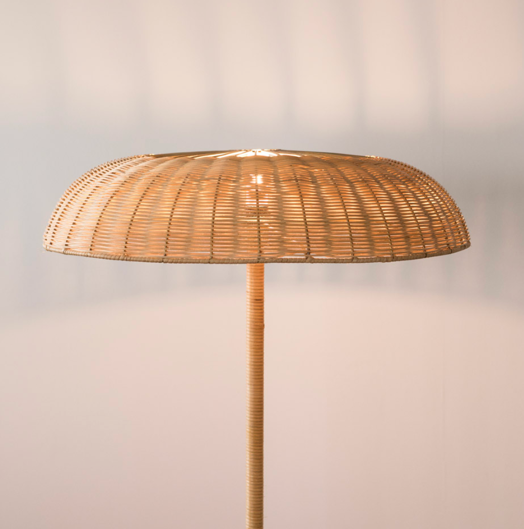 HINTSDECO Φωτιστικό Δαπέδου Φωτιστικό Δαπέδου BALZAC Rattan/Brass 30x30xH145cm Αμπαζούρ 65x65x20cm cm E27 Max60W Hintsdeco Collection