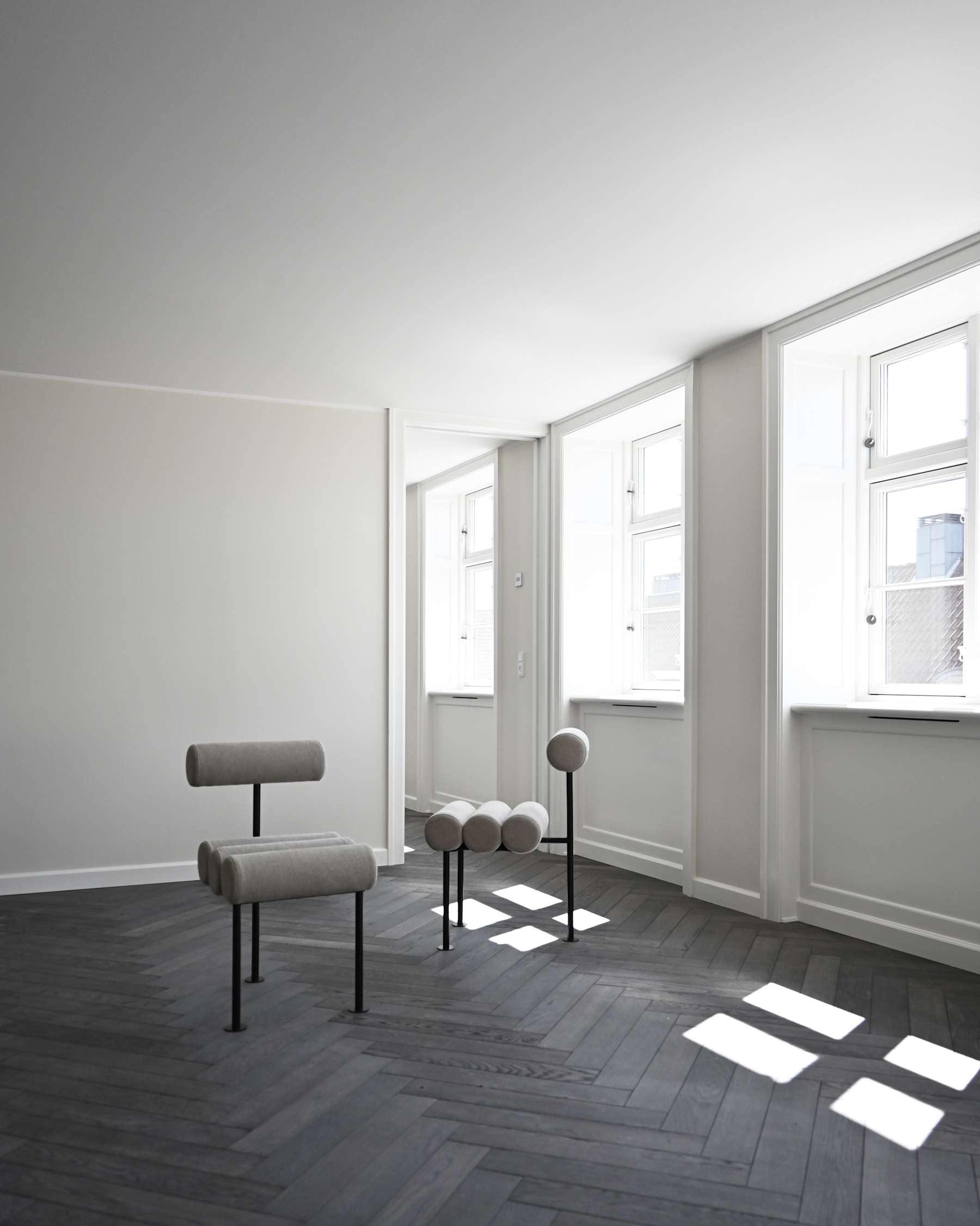 101 COPENHAGEN Καρέκλα Καρέκλα Τραπεζαρίας Hiro Ματ Μαύρος Σκελετός Ατσάλι / Λινό Ύφασμα Απόχρωση Sand L42 x W55 x H76 cm 101 COPENHAGEN