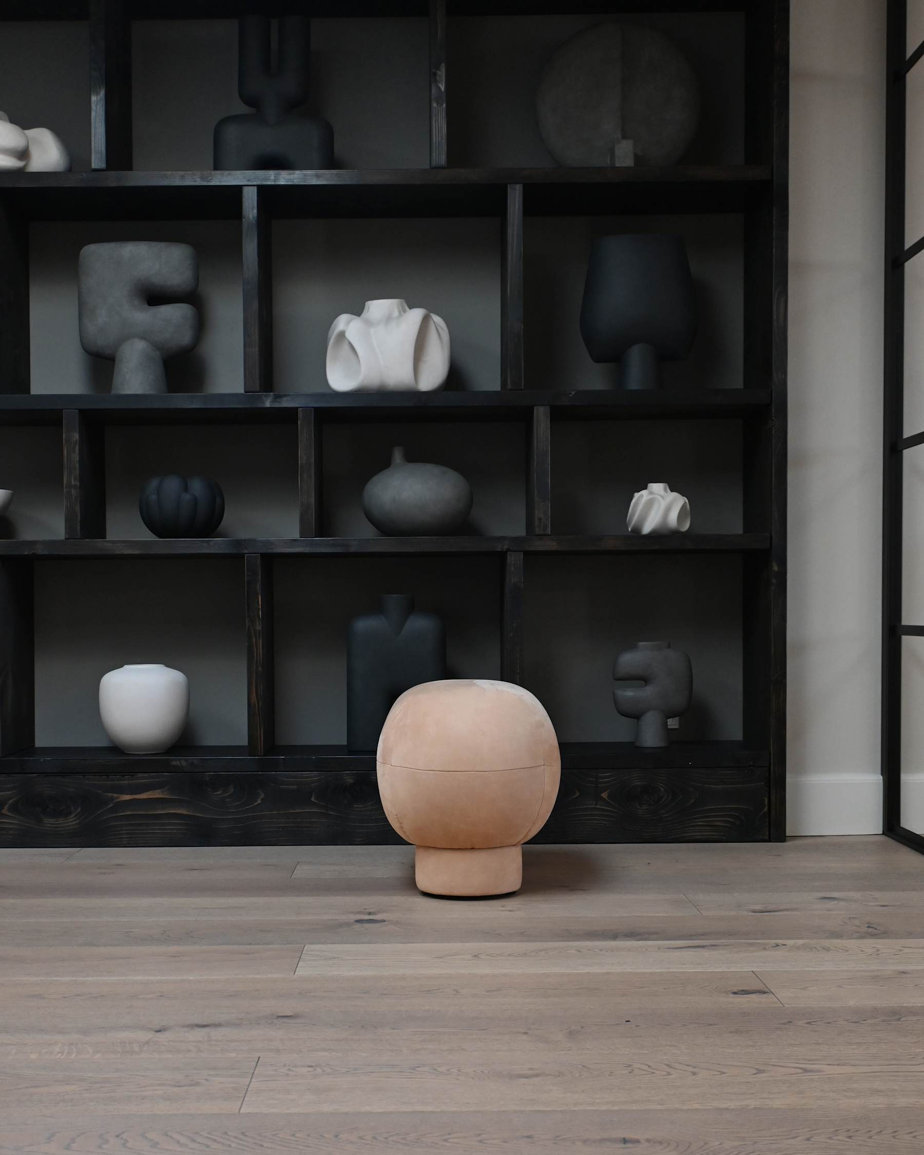 Πάγκος Big Foot Petit - Δέρμα Nubuck H47 x W40 x L70 cm 101 COPENHAGEN