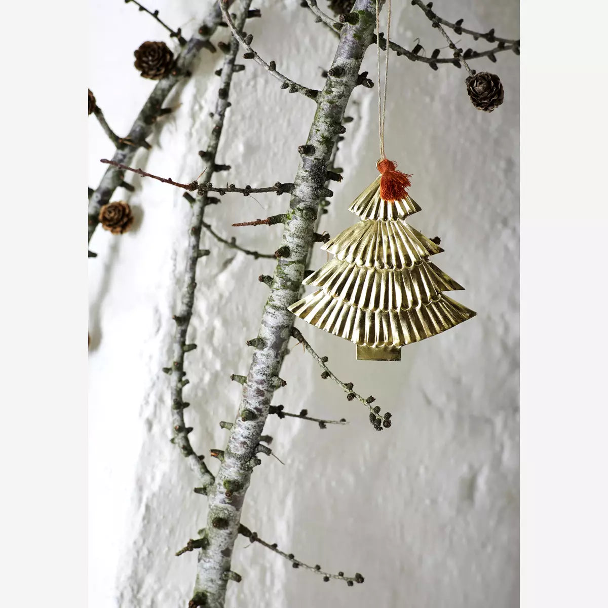 MADAM STOLTZ Χριστουγεννιάτικο Στολίδι Στολίδι Χριστουγεννιάτικο Δέντρο Μέταλλο/Σκοινί Από Γιούτα Χρυσό H:11 cm MADAM STOLTZ