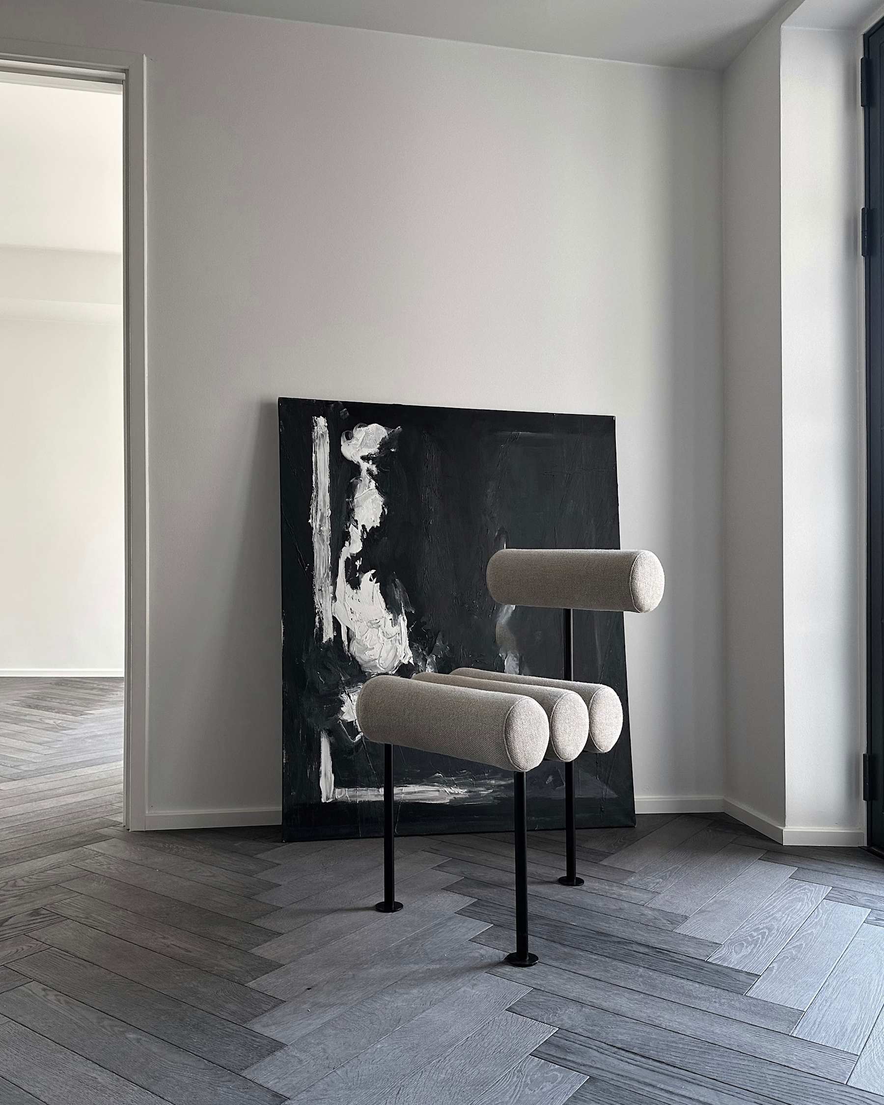 101 COPENHAGEN Καρέκλα Καρέκλα Τραπεζαρίας Hiro Ματ Μαύρος Σκελετός Ατσάλι / Λινό Ύφασμα Απόχρωση Sand L42 x W55 x H76 cm 101 COPENHAGEN