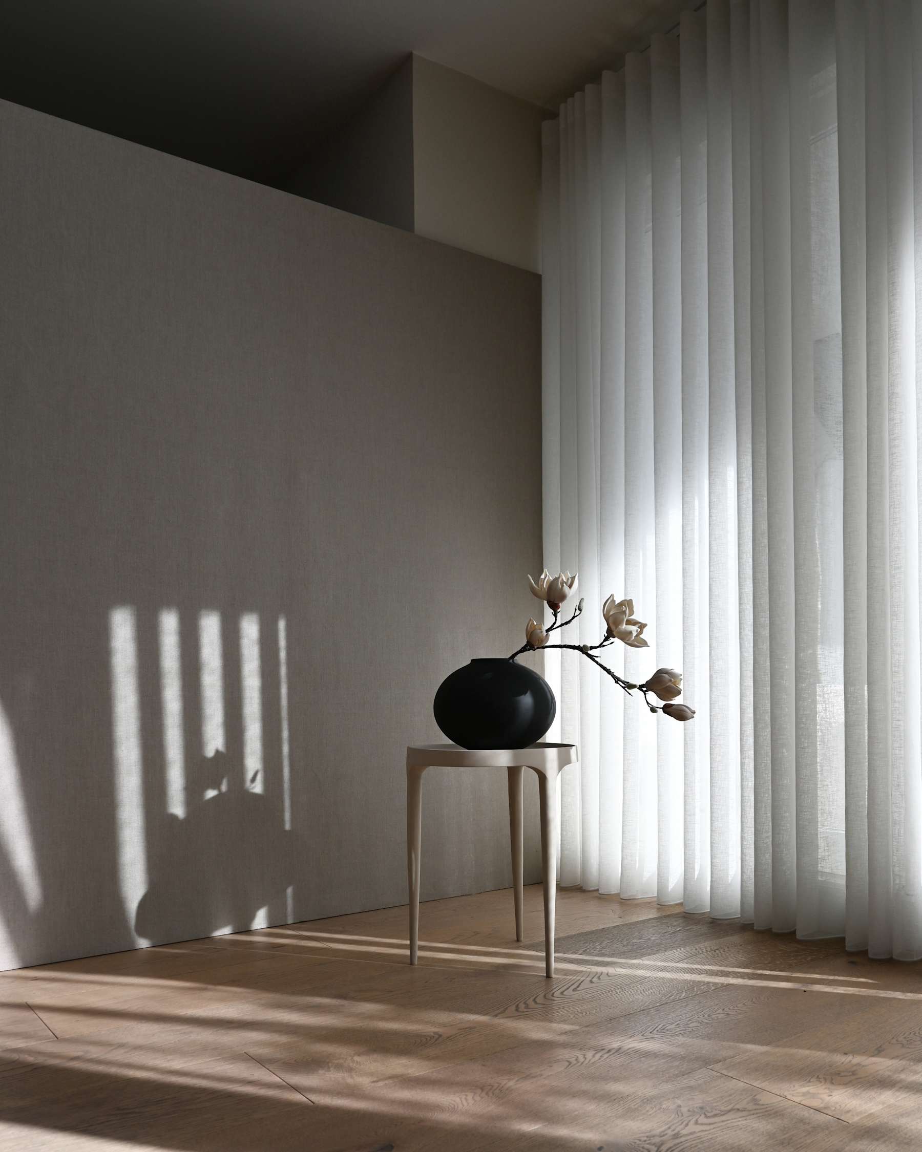 Τραπέζι Phantom Tall - Μεταλλικό Υπόλευκο Birch H50 x W40 x L40 cm 101 COPENHAGEN 