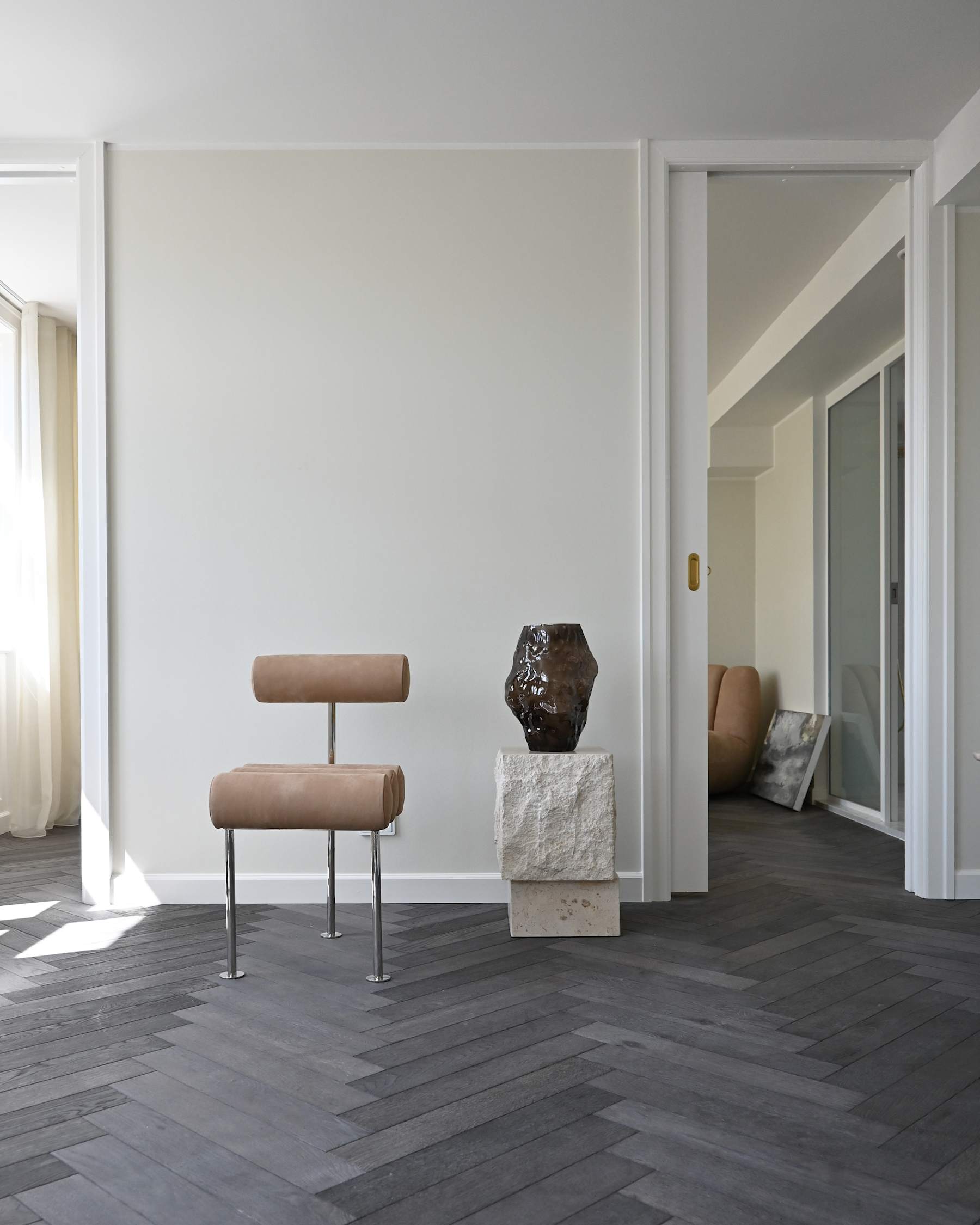 101 COPENHAGEN Καρέκλα Καρέκλα Τραπεζαρίας Hiro Ανοξείδωτο Ατσάλι  / Δέρμα Nubuck L42 x W55 x H76 cm 101 COPENHAGEN
