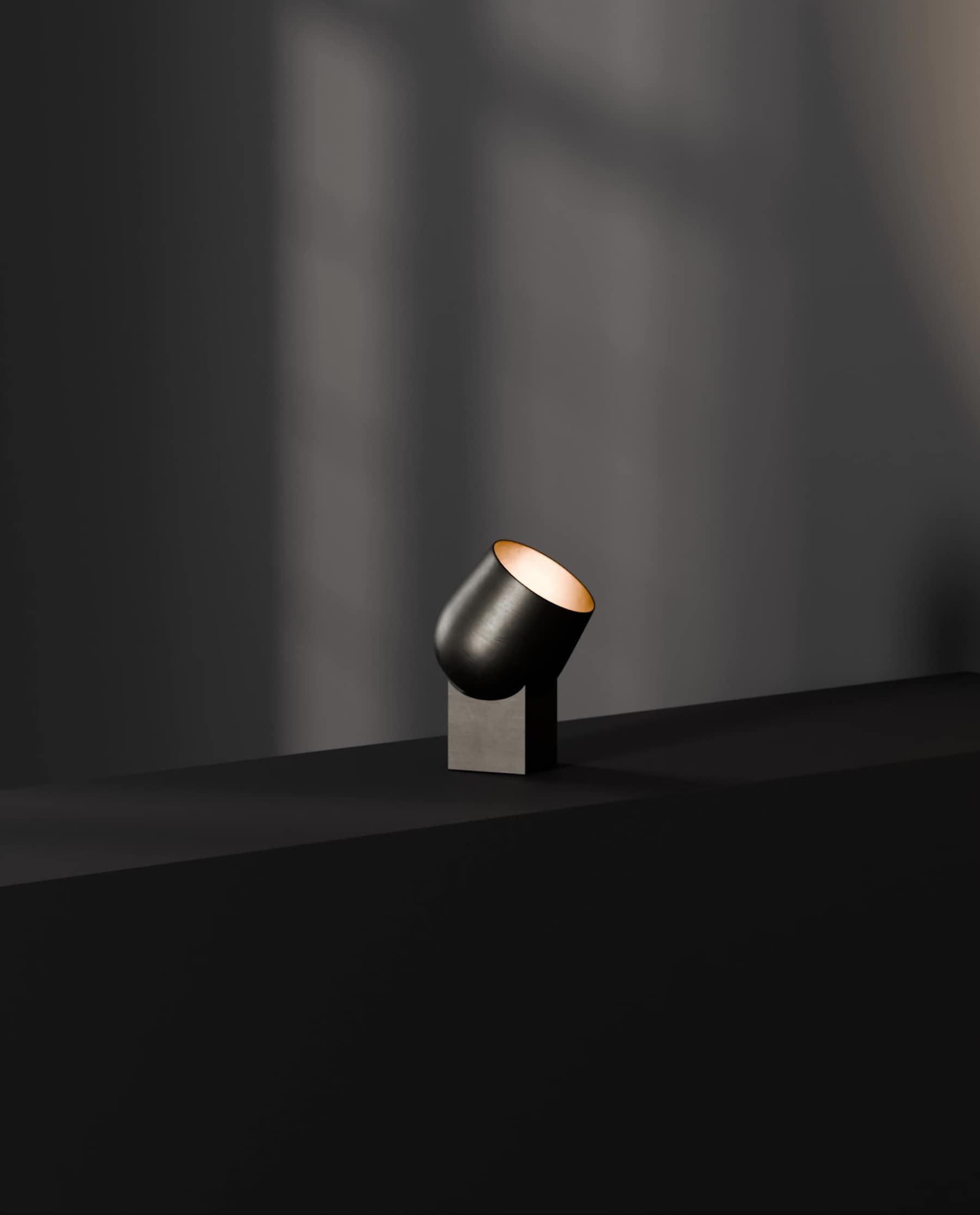 101 COPENHAGEN Επιτραπέζιο Φωτιστικό Επιτραπέζιο Φωτιστικό Pivot - Αλουμίνιο Σίδηρος Bronze H19 x W10,5 x L10,5 cm 101 COPENHAGEN