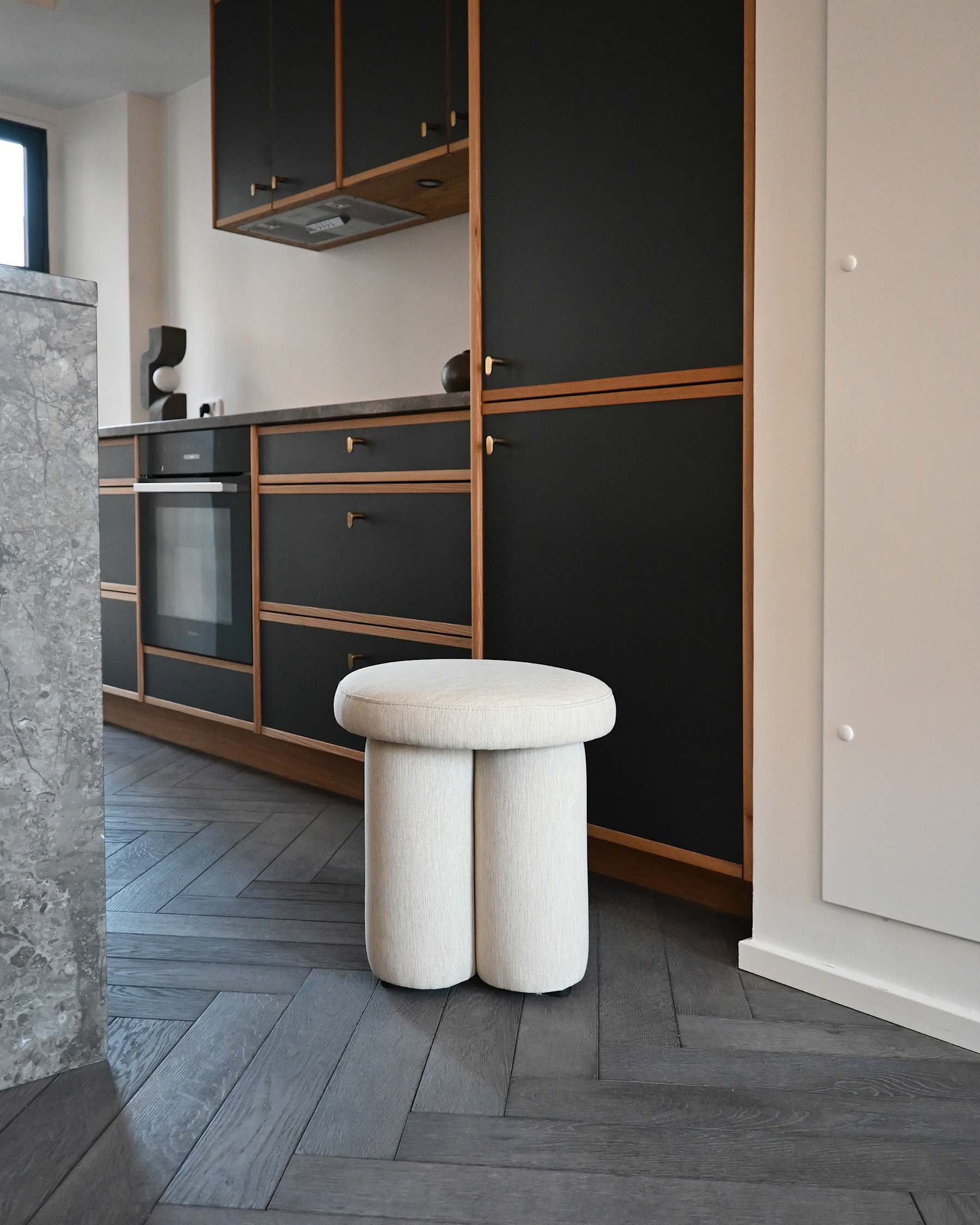 Σκαμπό Big Foot - Sunproof Warm Ash H43 x W38 x L38 cm 101 COPENHAGEN