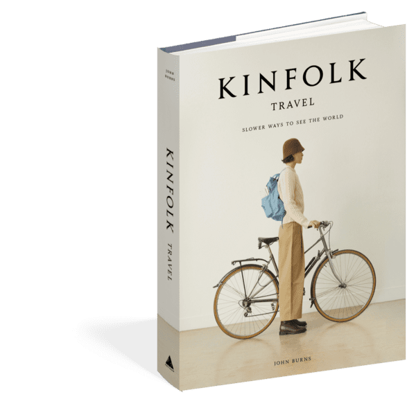 Hintsdeco Books Βιβλίο Τέχνης Βιβλίο Τέχνης Kinfolk Travel Μπεζ 20×3.7×28 cm Hintsdeco