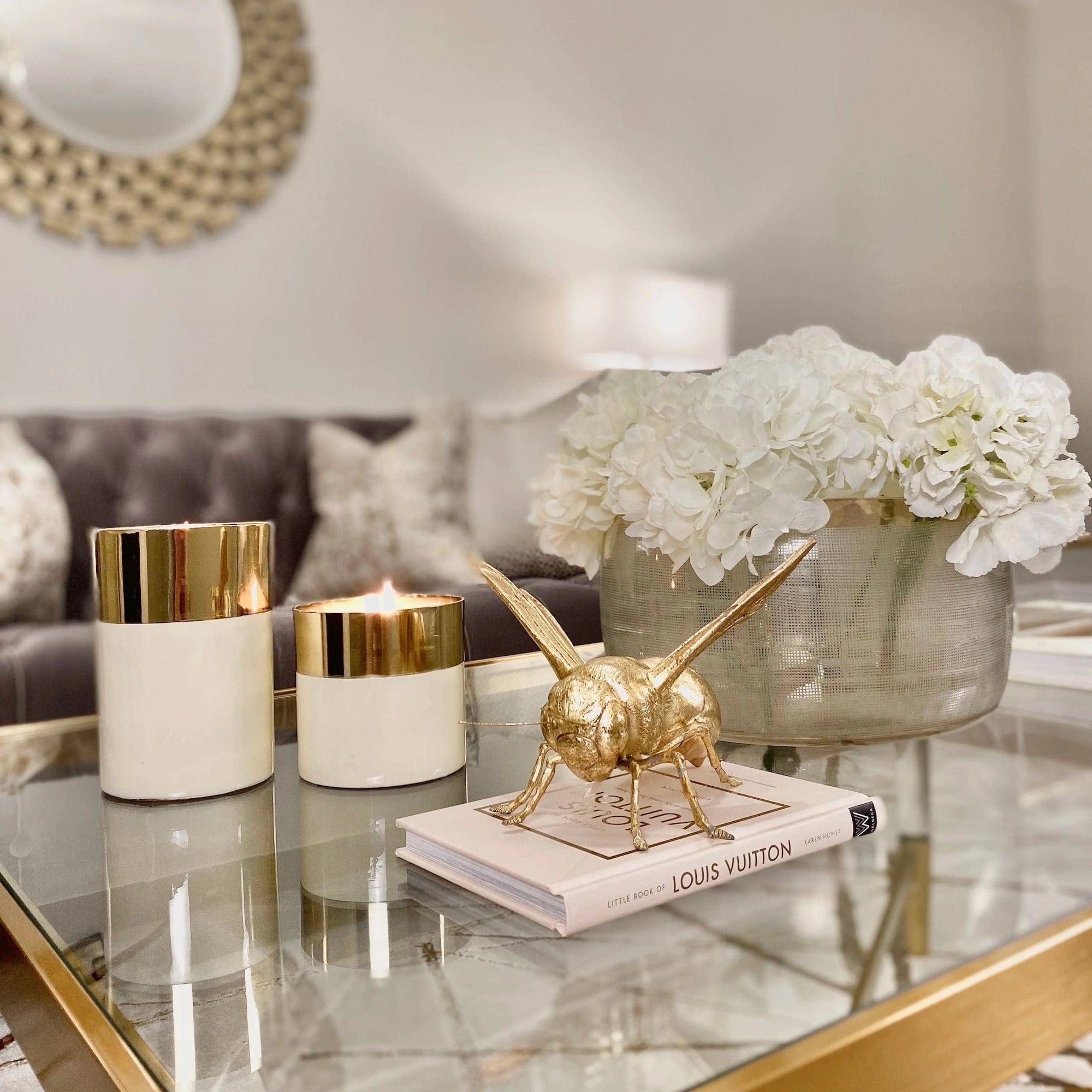 Hintsdeco Books Βιβλίο Τέχνης Βιβλίο Τέχνης Little Book of Luis Vuitton Light Ροζ 13×1,7×18,5 cm Hintsdeco