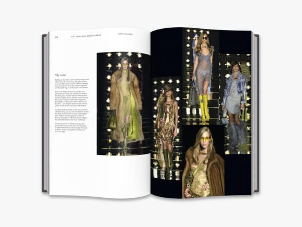 Hintsdeco Books Βιβλίο Τέχνης Βιβλίο Τέχνης Dior Catwalk Γκρι 28×5,1×19 cm Hintsdeco