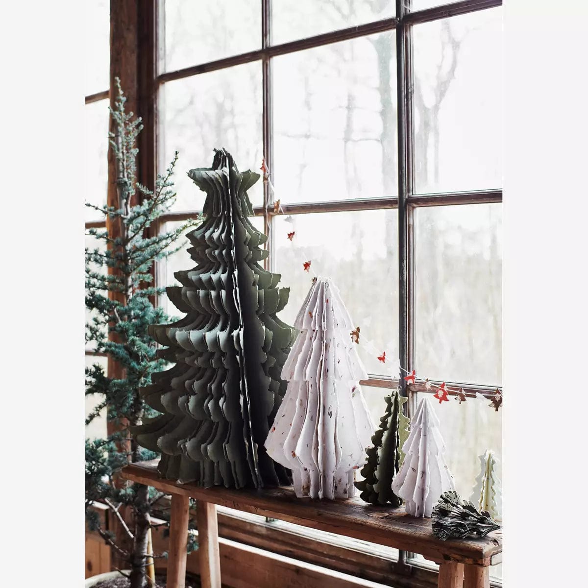 MADAM STOLTZ Χριστουγεννιάτικο Δέντρο Διακοσμητικό Χριστουγεννιάτικο Δέντρo Grane Ανακυκλωμένο Χαρτί Λευκό/ Multicolor  H:23 cm MADAM STOLTZ