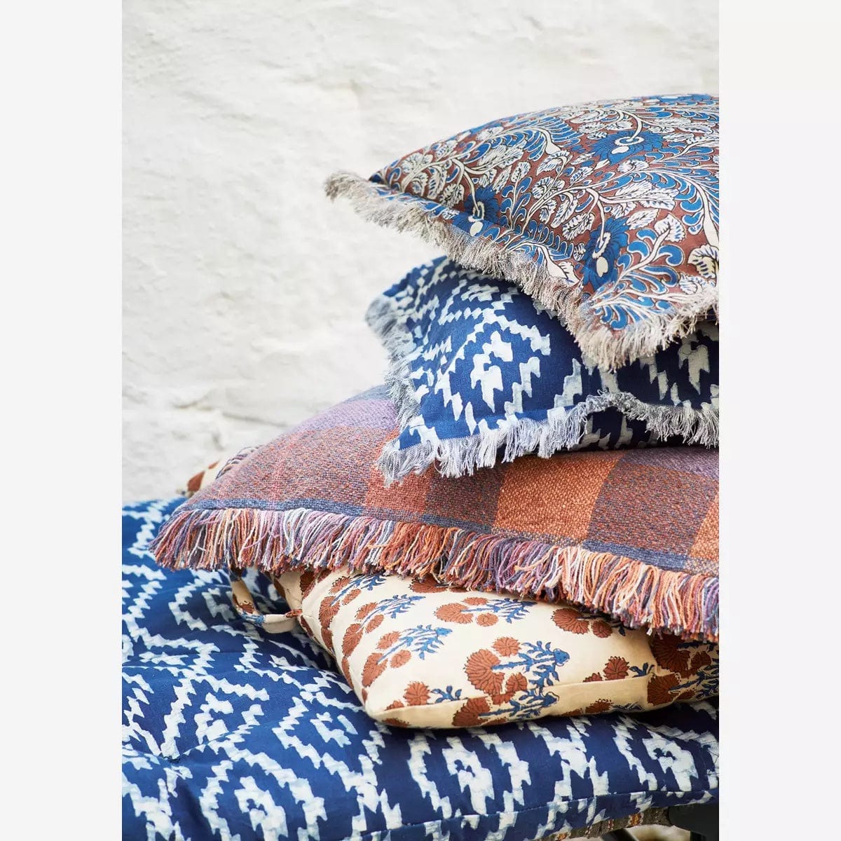 Madam stoltz pillow pillow pillow with print and fringes, cotton, indigo/blue/white 50x50cm Madam stoltz